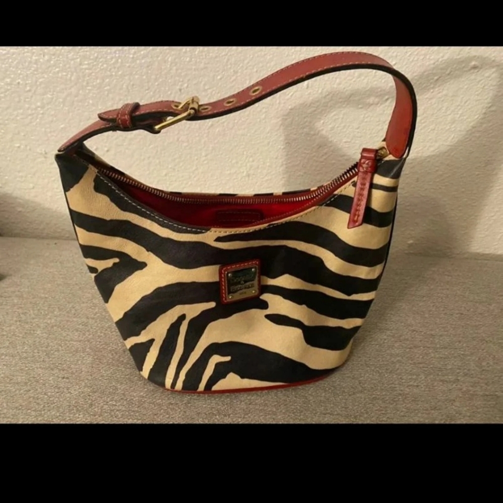 Small Dooney Bourke Zebra Pattern Shoulder purse